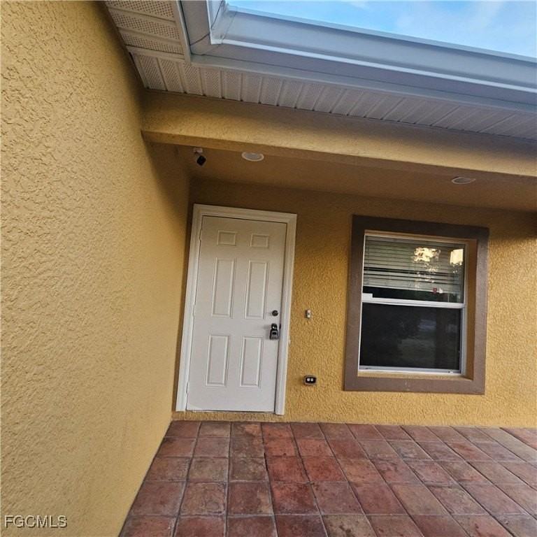 103 Ivan Ave S - Photo 2 of 13