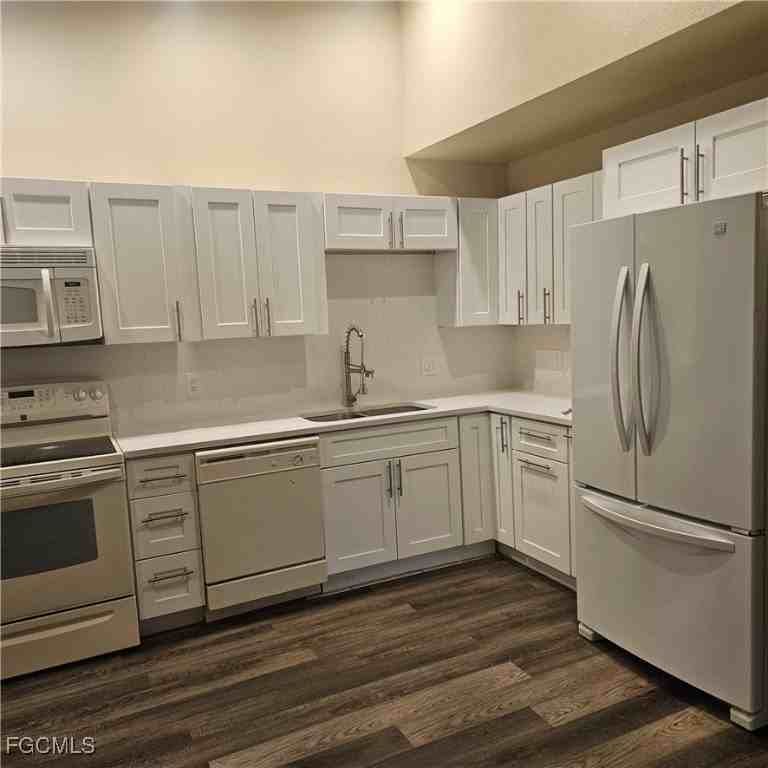 103 Ivan Ave S - Photo 5 of 13