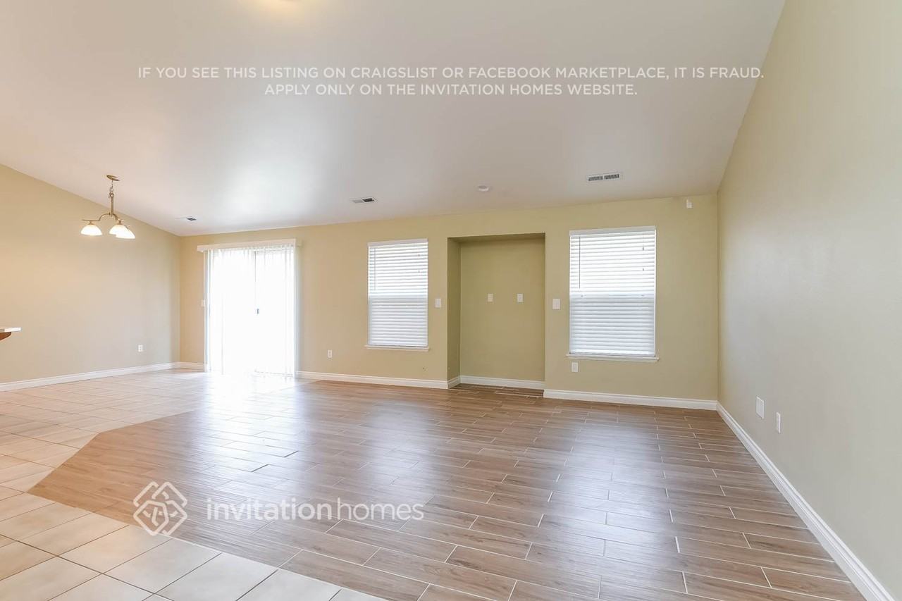 18413 Greenock Ct - Photo 2 of 15