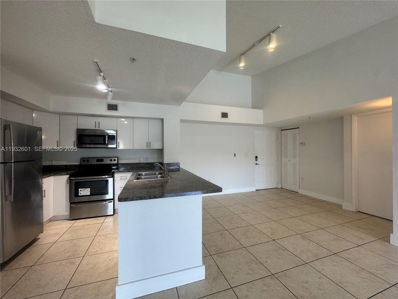 4370 Nw 107th Ave #205 - Photo 4 of 25