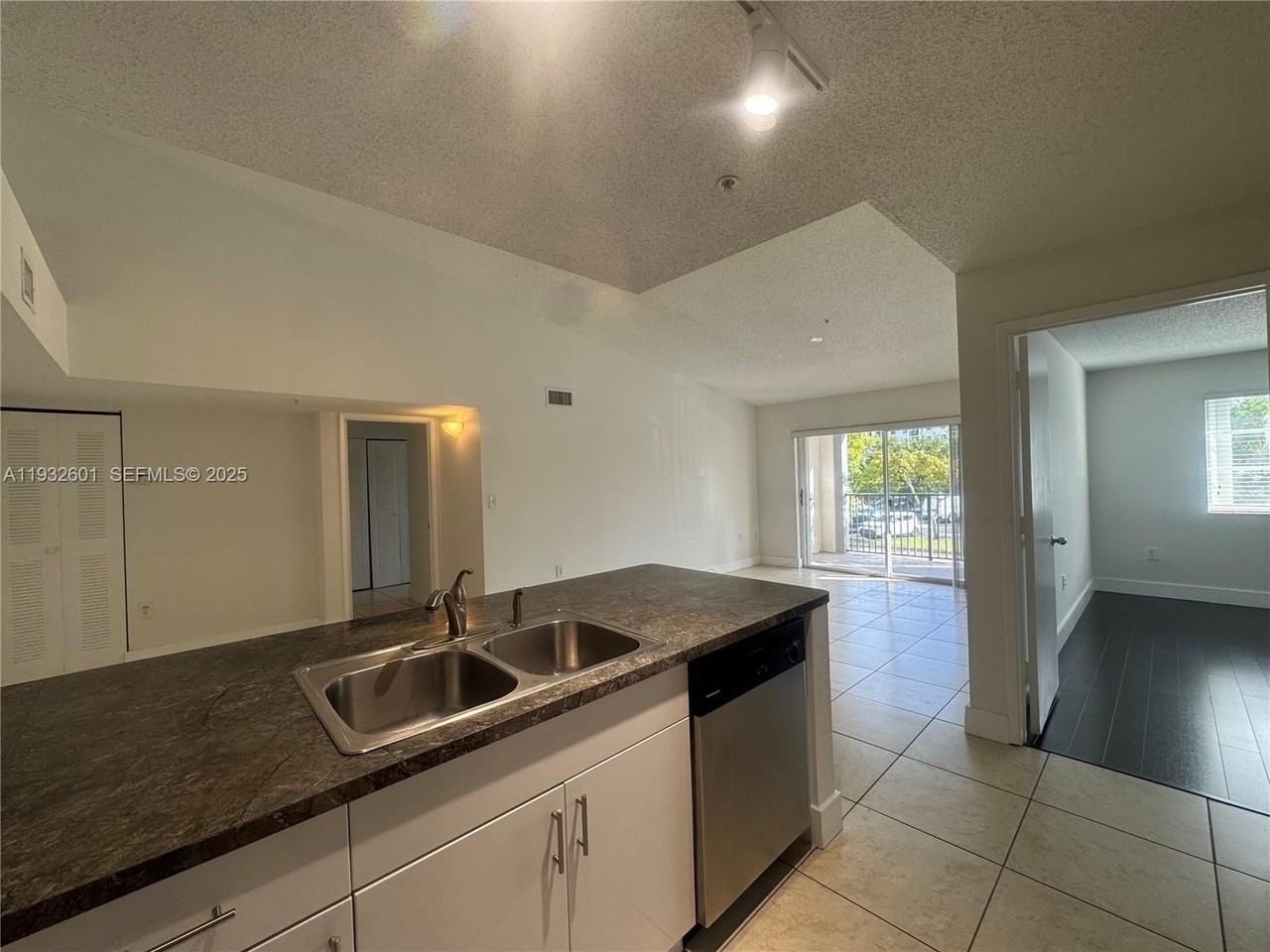 4370 Nw 107th Ave #205 - Photo 5 of 25