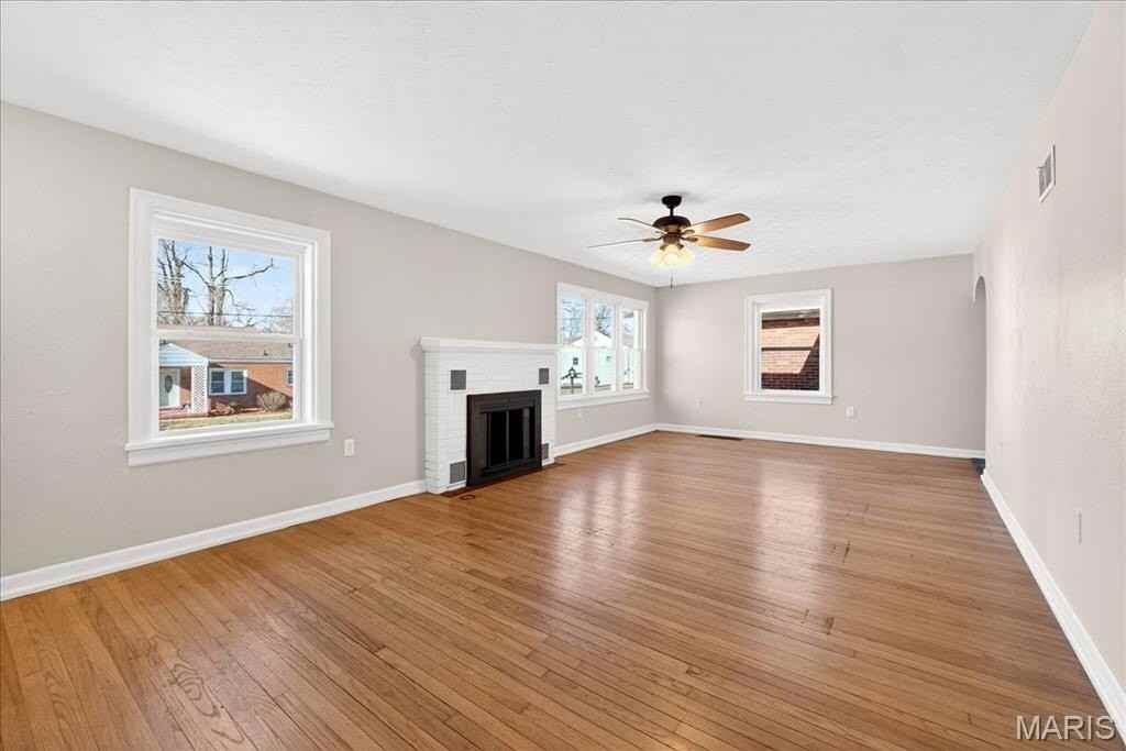 277 Herbert St - Photo 5 of 35