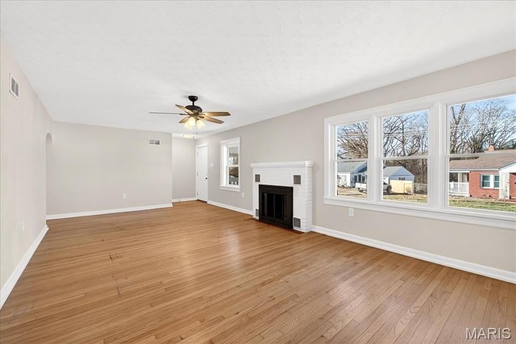 277 Herbert St - Photo 6 of 35