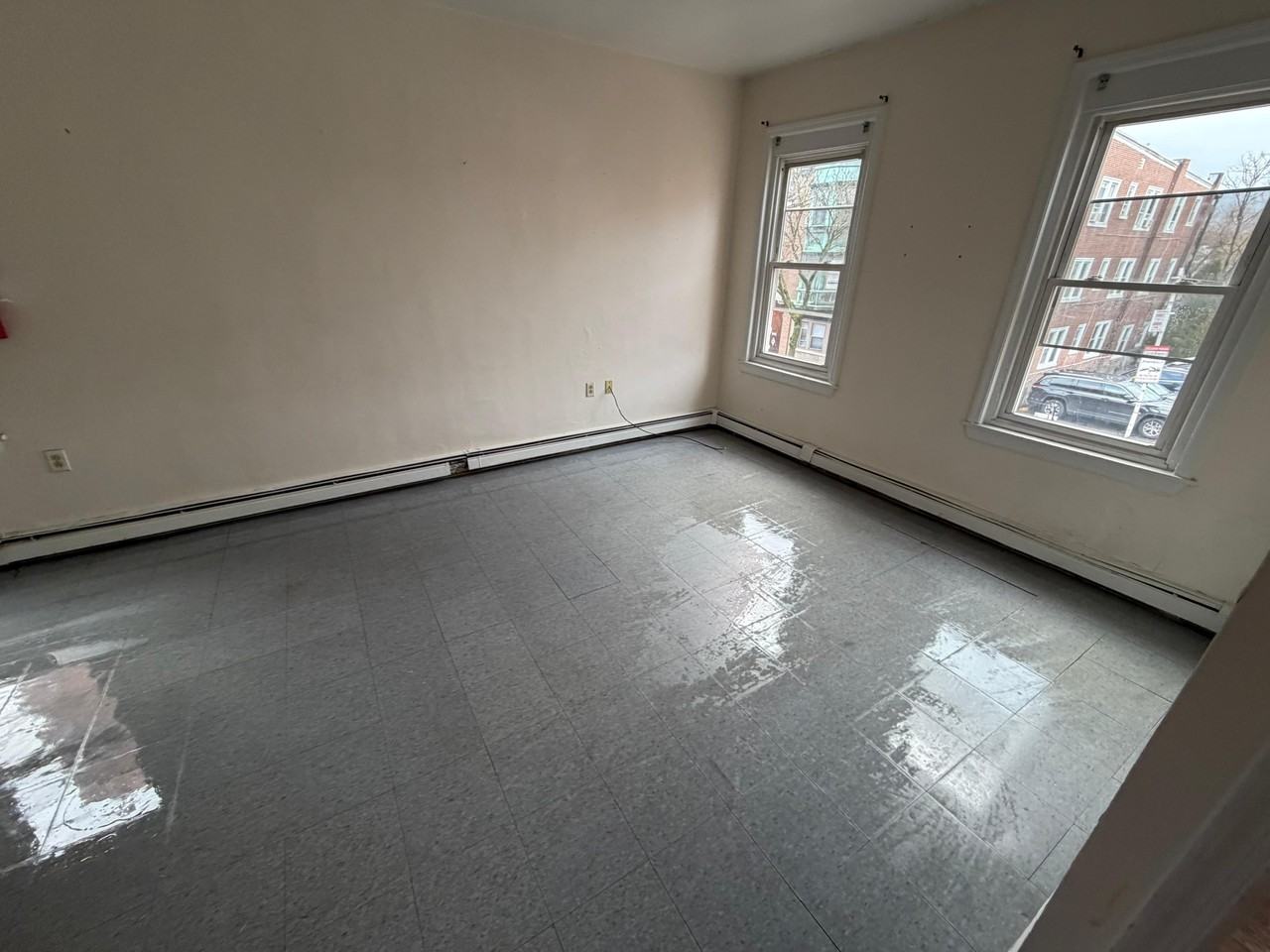 417 W Marshall St #2 - Photo 2 of 5