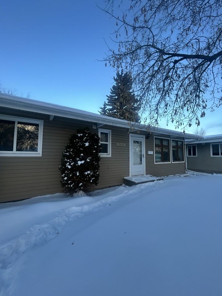 16534 103 Ave Nw #MAIN - Photo 3 of 21