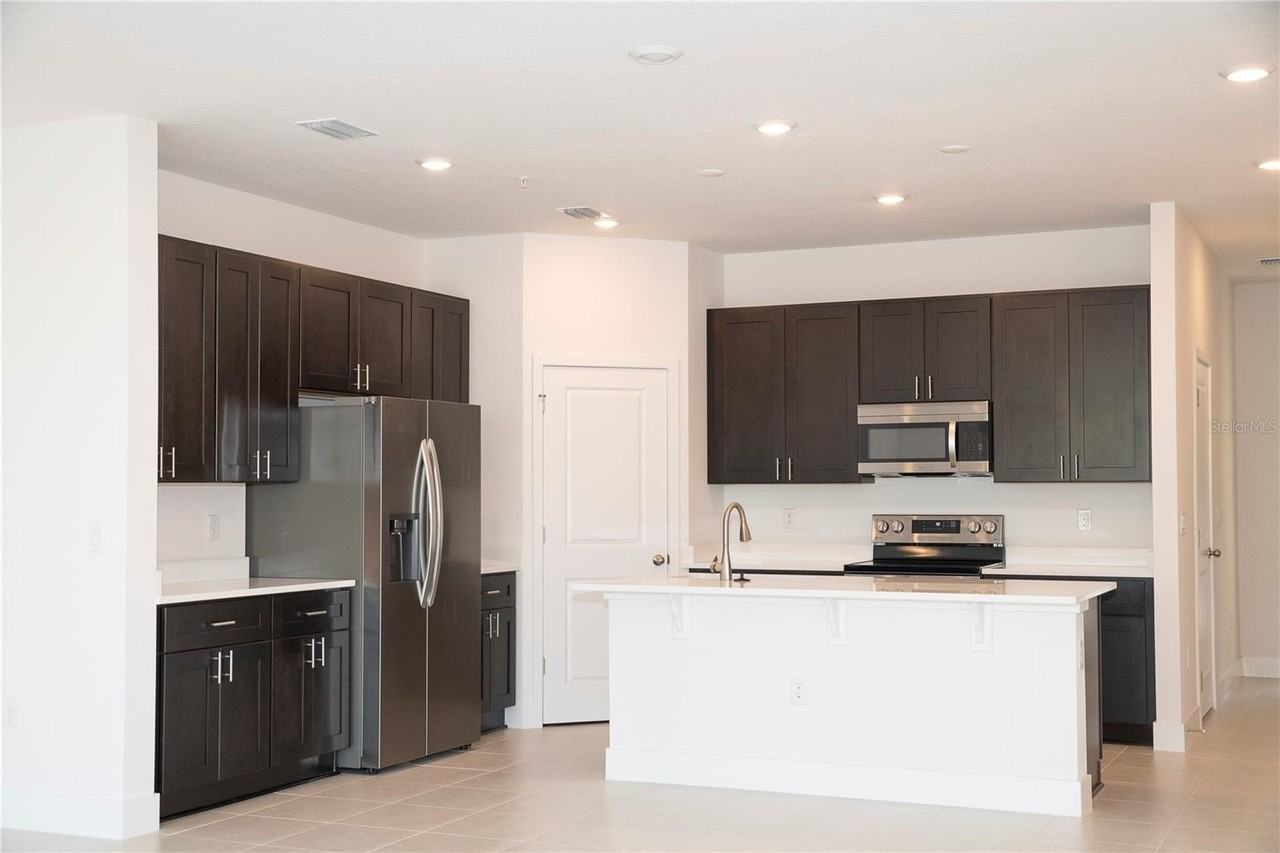 1085 Orange Trailside Way - Photo 3 of 19