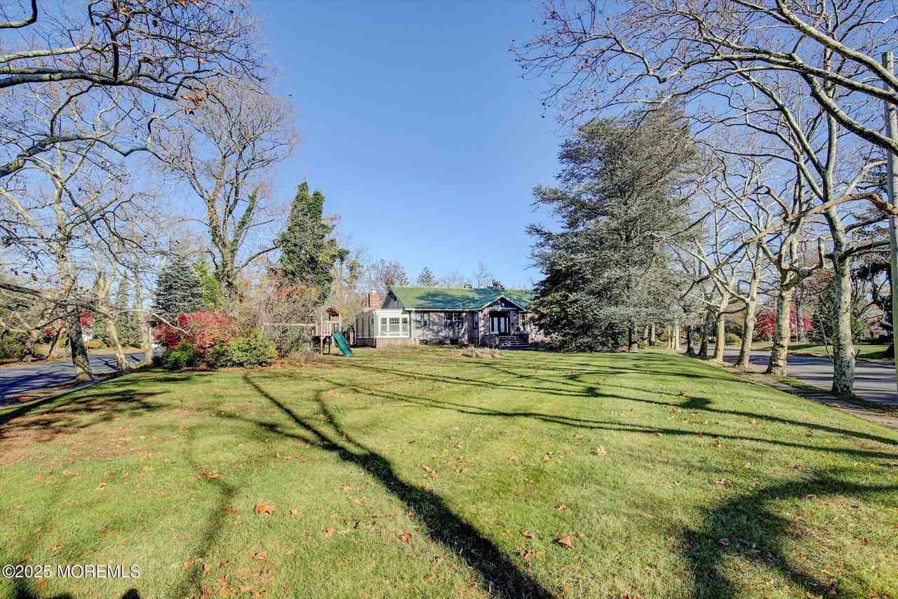 589 Westwood Ave - Photo 3 of 30