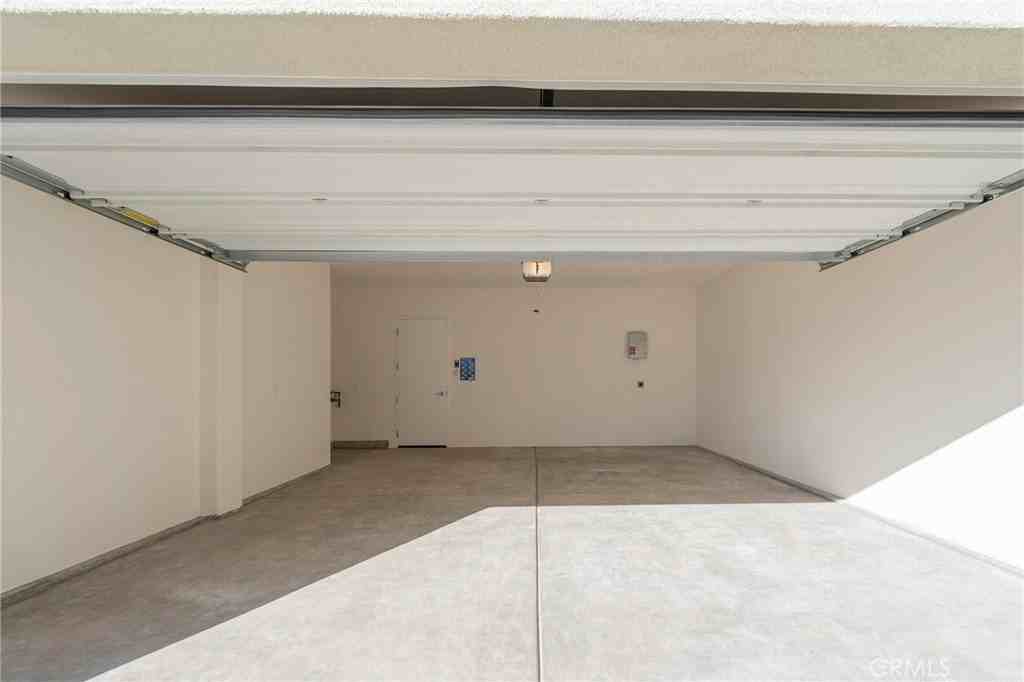 121 Baluster - Photo 2 of 2