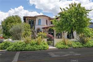 featured image of 718 N Poinsettia Ave