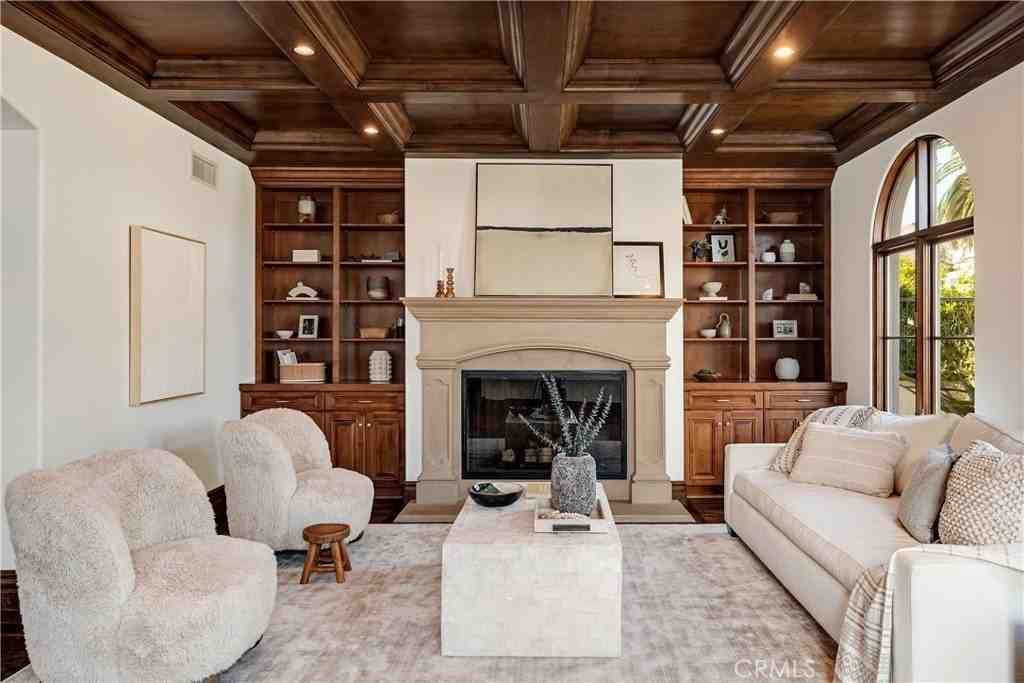 718 N Poinsettia Ave - Photo 5 of 35