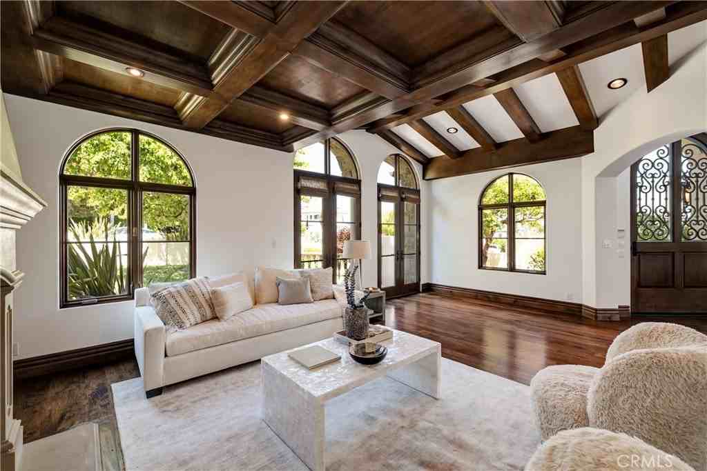 718 N Poinsettia Ave - Photo 6 of 35