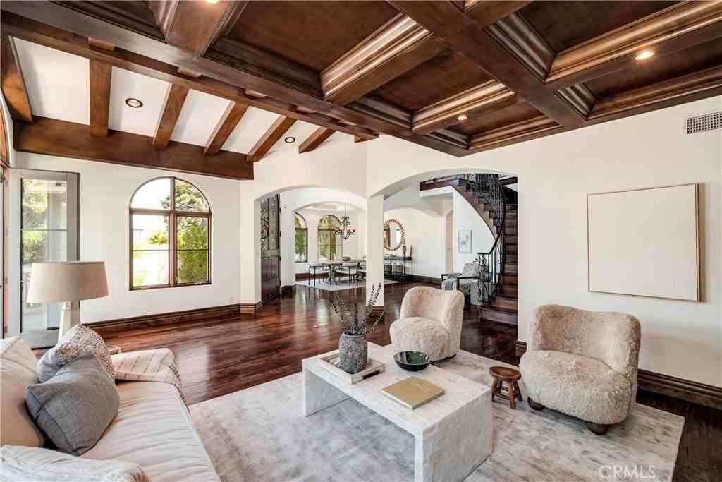 718 N Poinsettia Ave - Photo 7 of 35