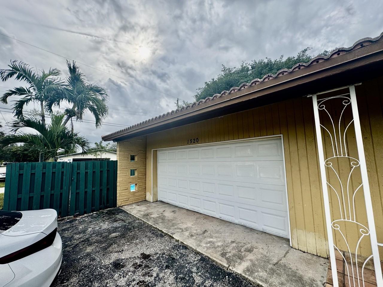 1520 N 25th Ave - Photo 4 of 26