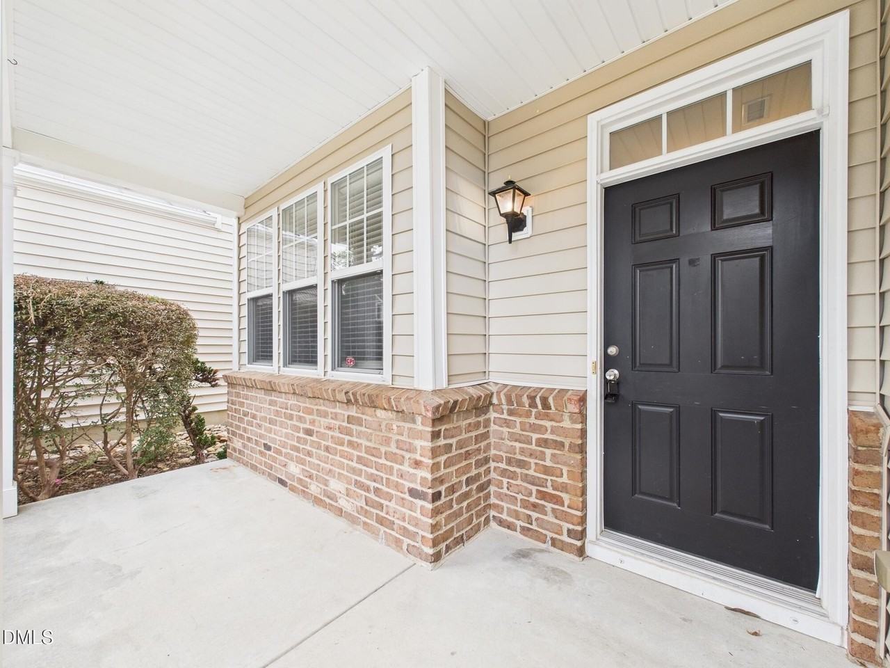 302 Meeting Hall Dr - Photo 3 of 50