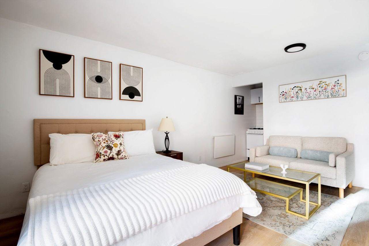 328 W 11th St #1050881P - Photo 5 of 13