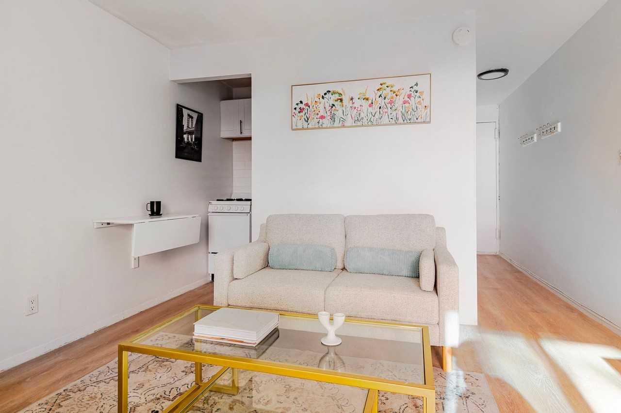 328 W 11th St #1050881P - Photo 7 of 13