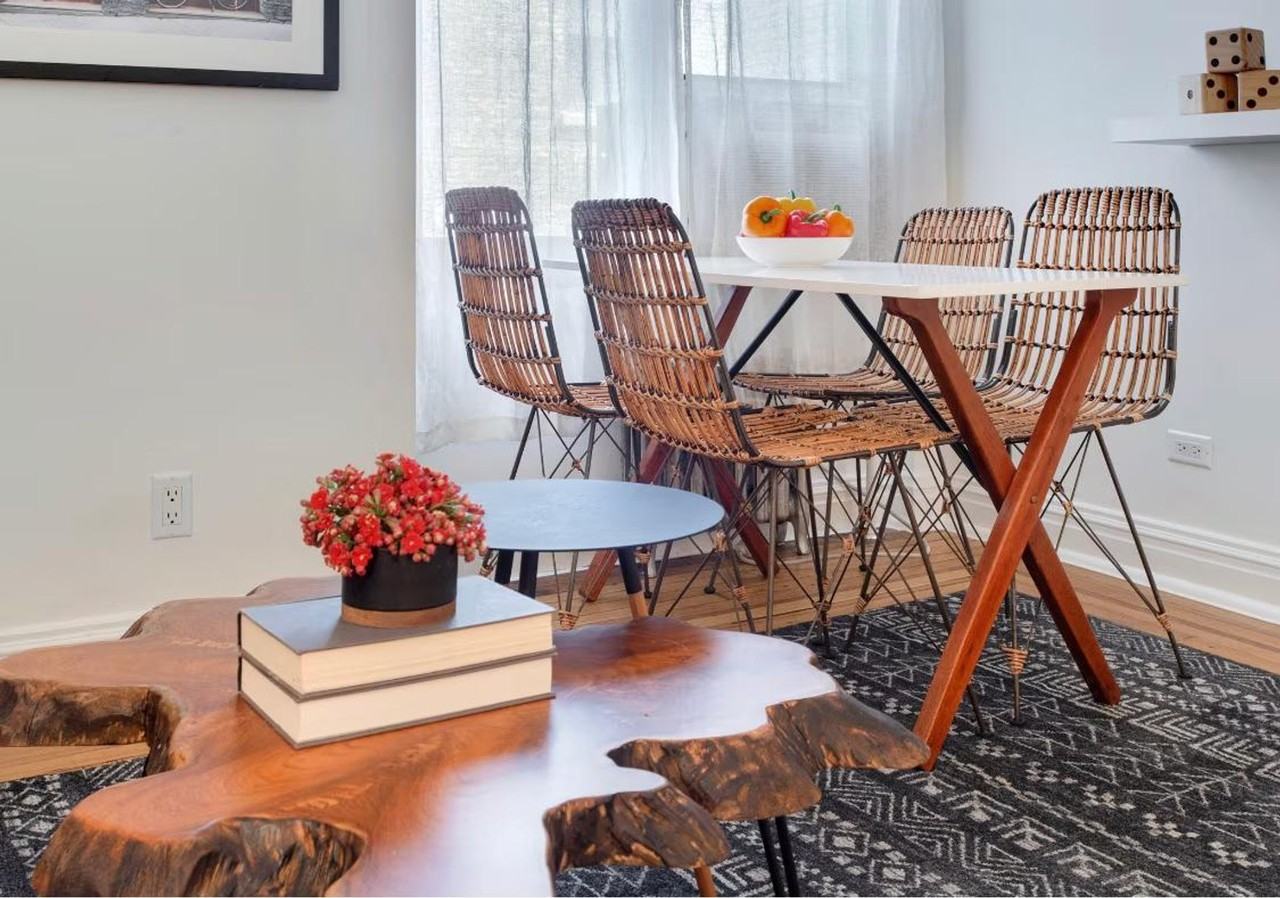 230 E 10th St #1358387P - Photo 3 of 9