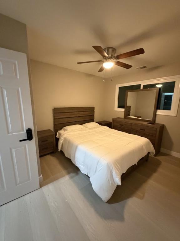 12915 Morene St - Photo 3 of 10