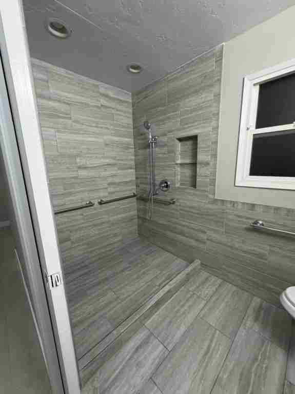 12915 Morene St - Photo 5 of 10