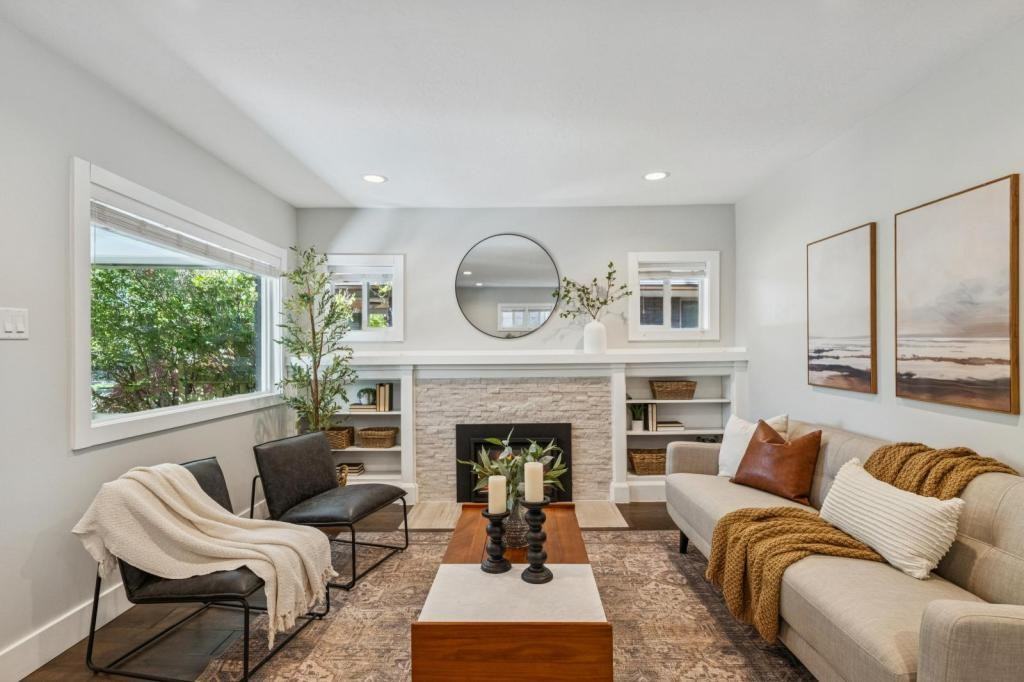 1041 E Yale Ave - Photo 4 of 50