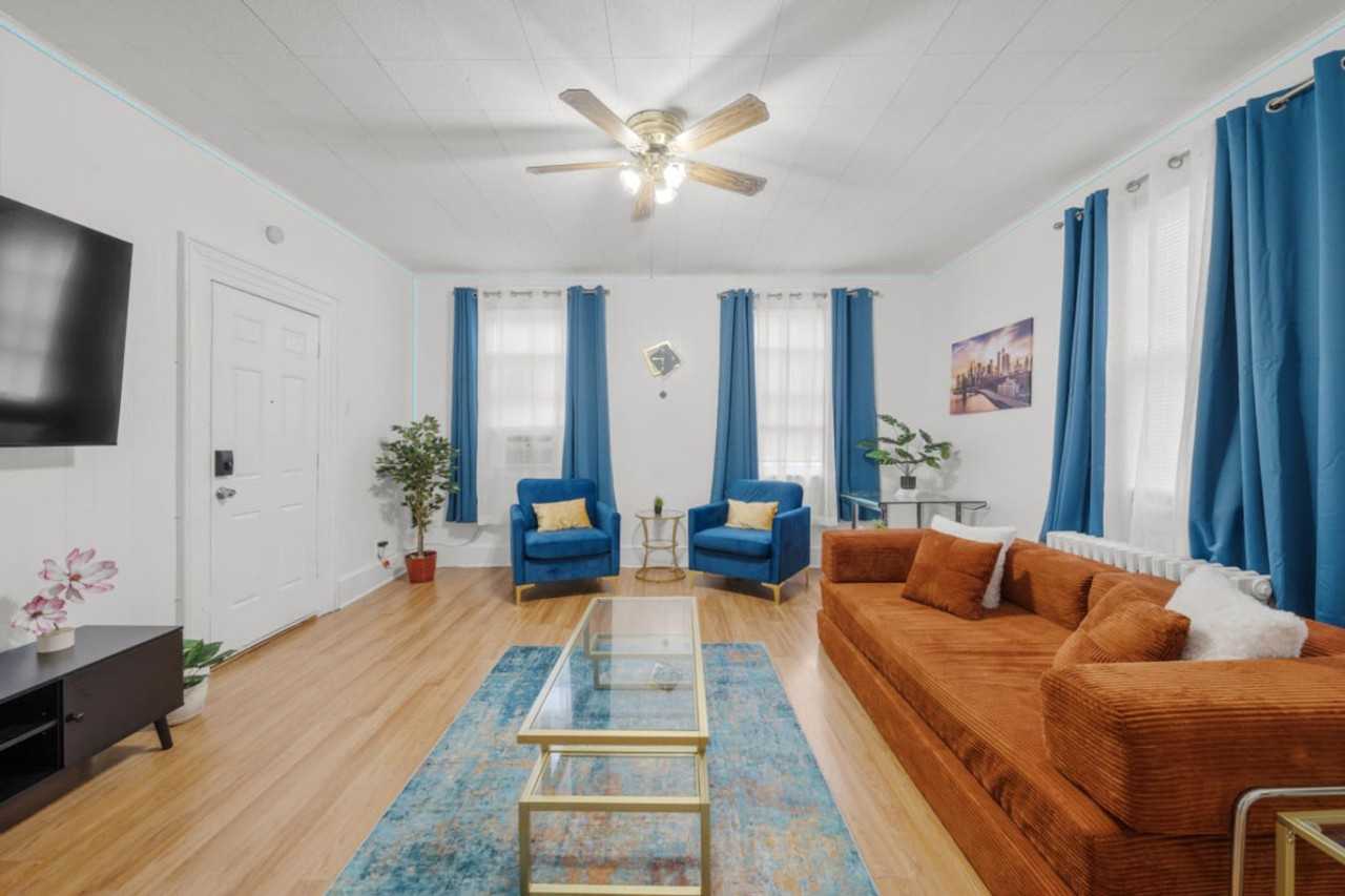 21 Lord Avenue - Photo 5 of 50