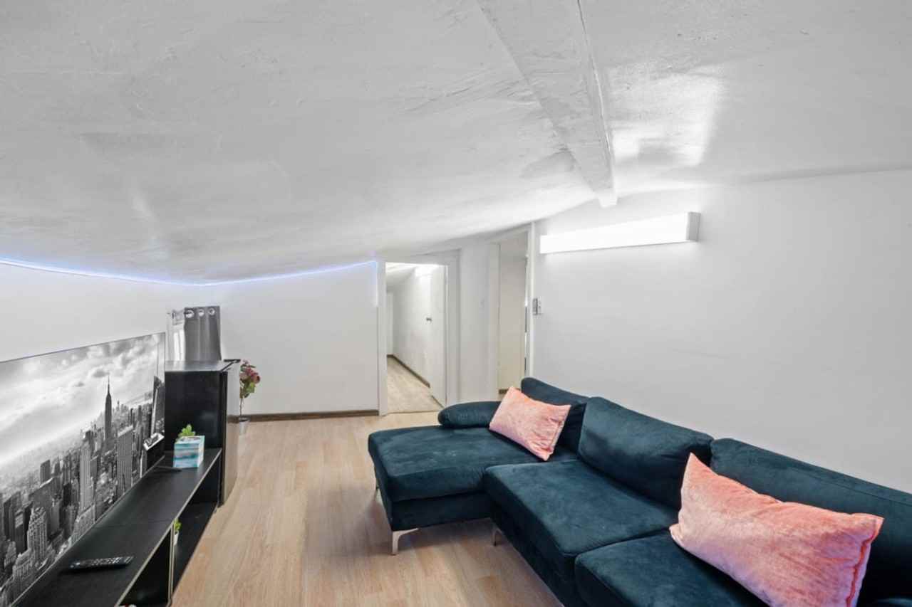 21 Lord Avenue - Photo 7 of 50