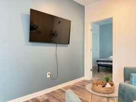 542 Boulevard Northeast - Photo 1 of 1