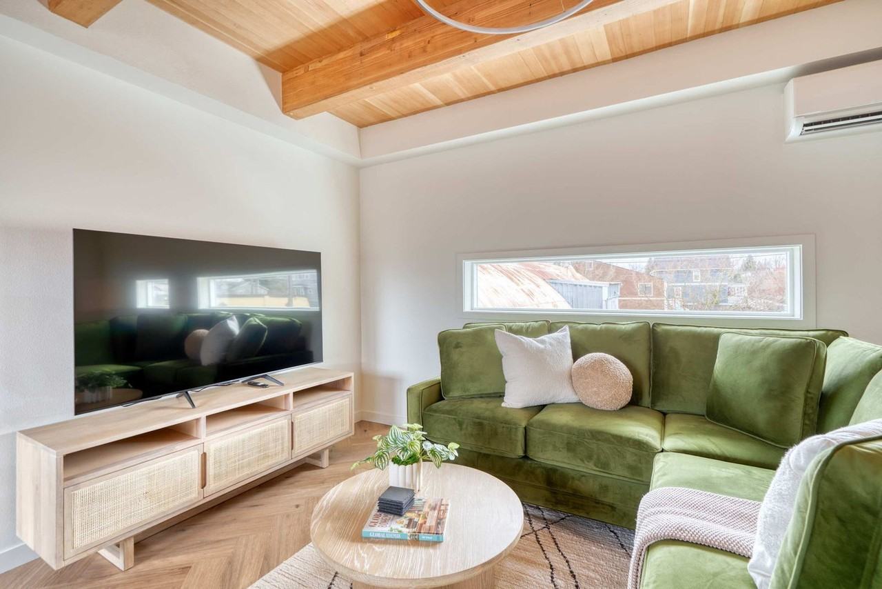 5018 Ne 26th Ave #1309862P - Photo 3 of 49