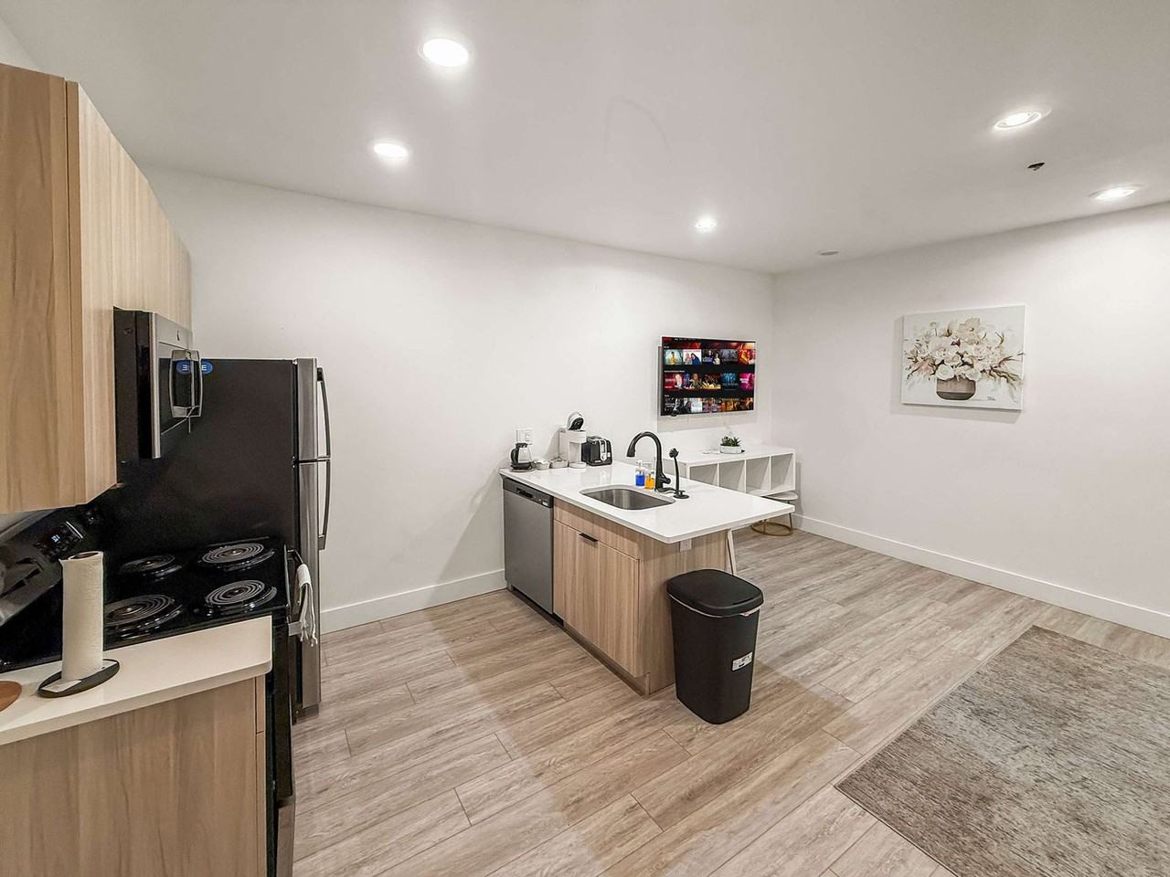 2400 E Huntingdon St #1352423P - Photo 7 of 9