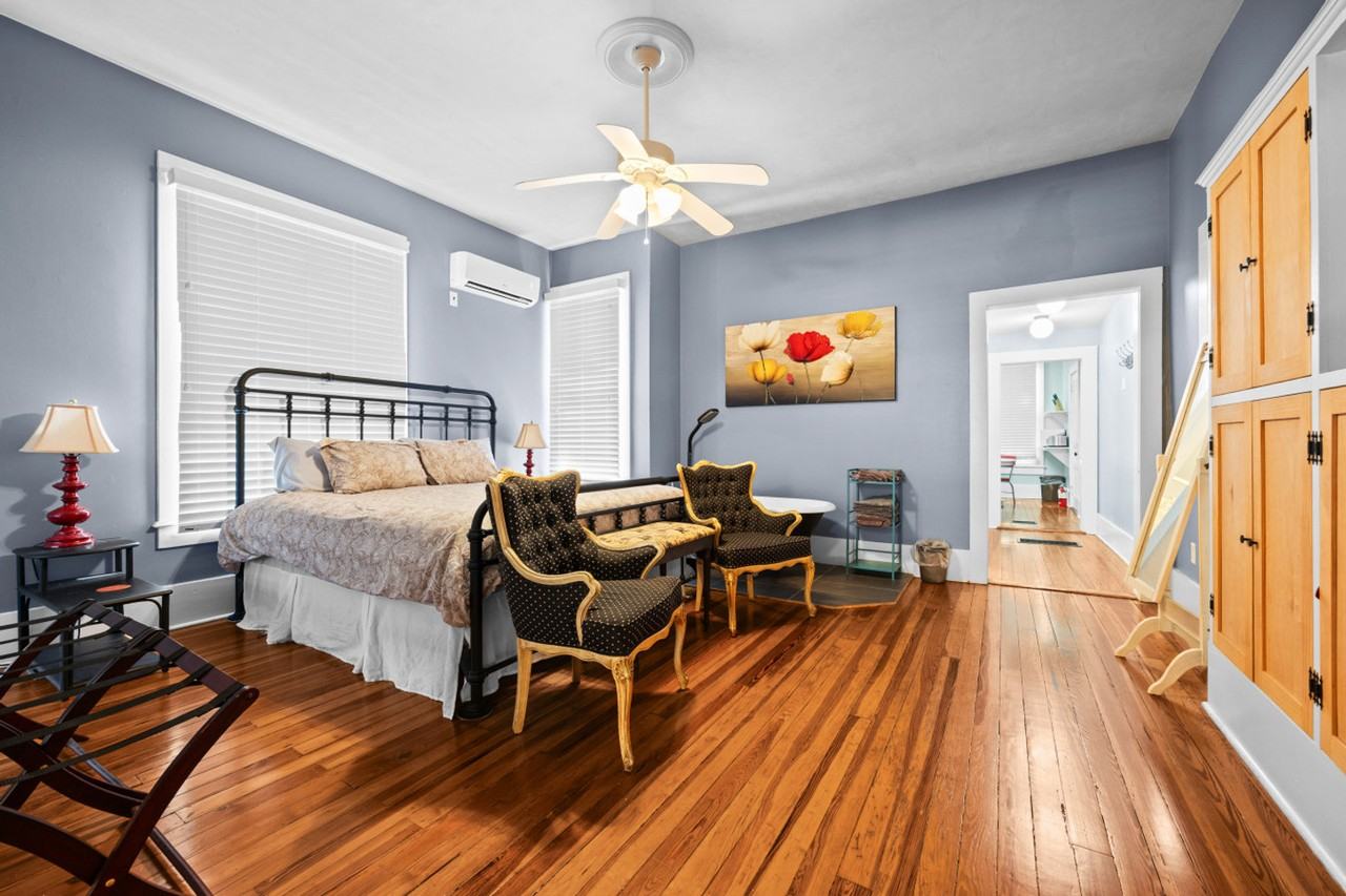 715 Se 2nd Ave #1359135P - Photo 3 of 11