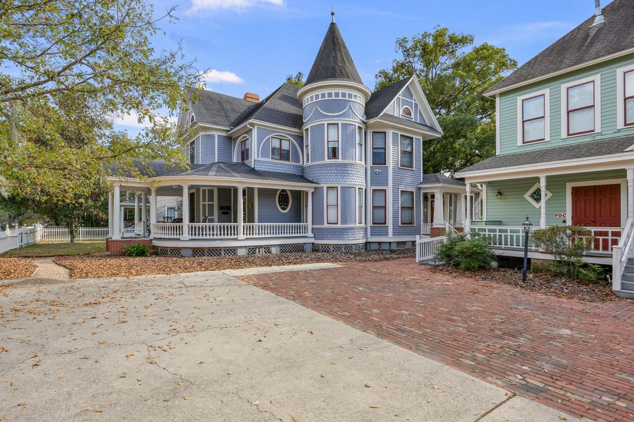 715 Se 2nd Ave #1359135P - Photo 4 of 11