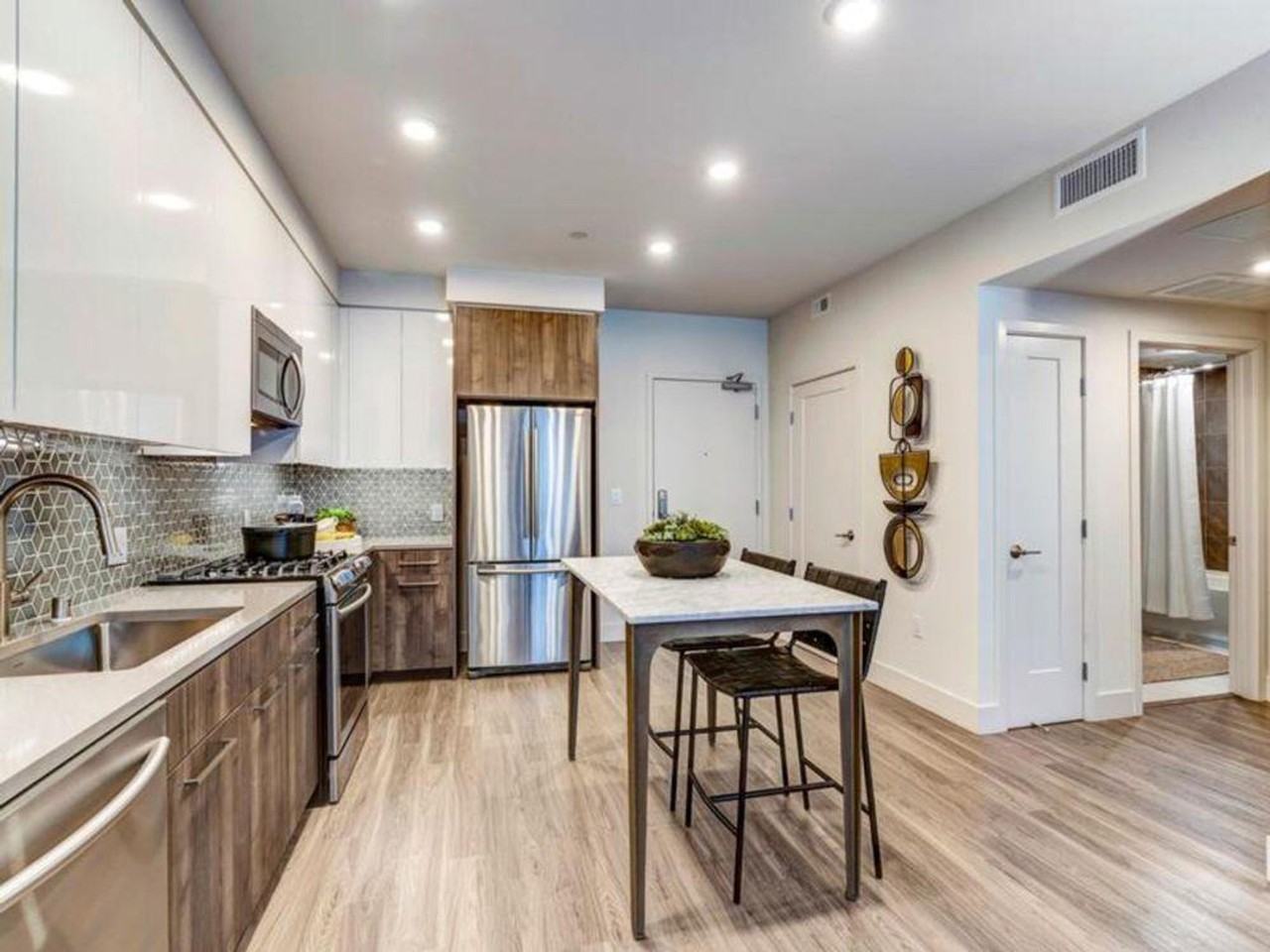 2241 Latham St #1372031P - Photo 4 of 24