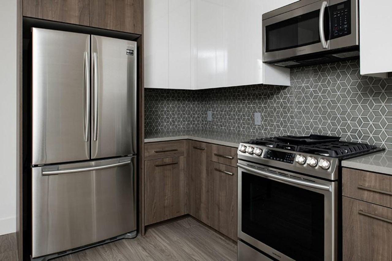 2241 Latham St #1372031P - Photo 7 of 24