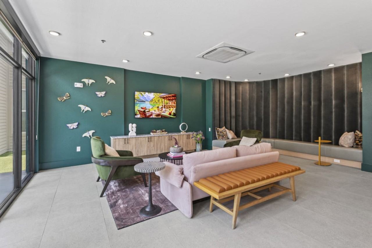 601 W 9th St #1373717P - Photo 2 of 50