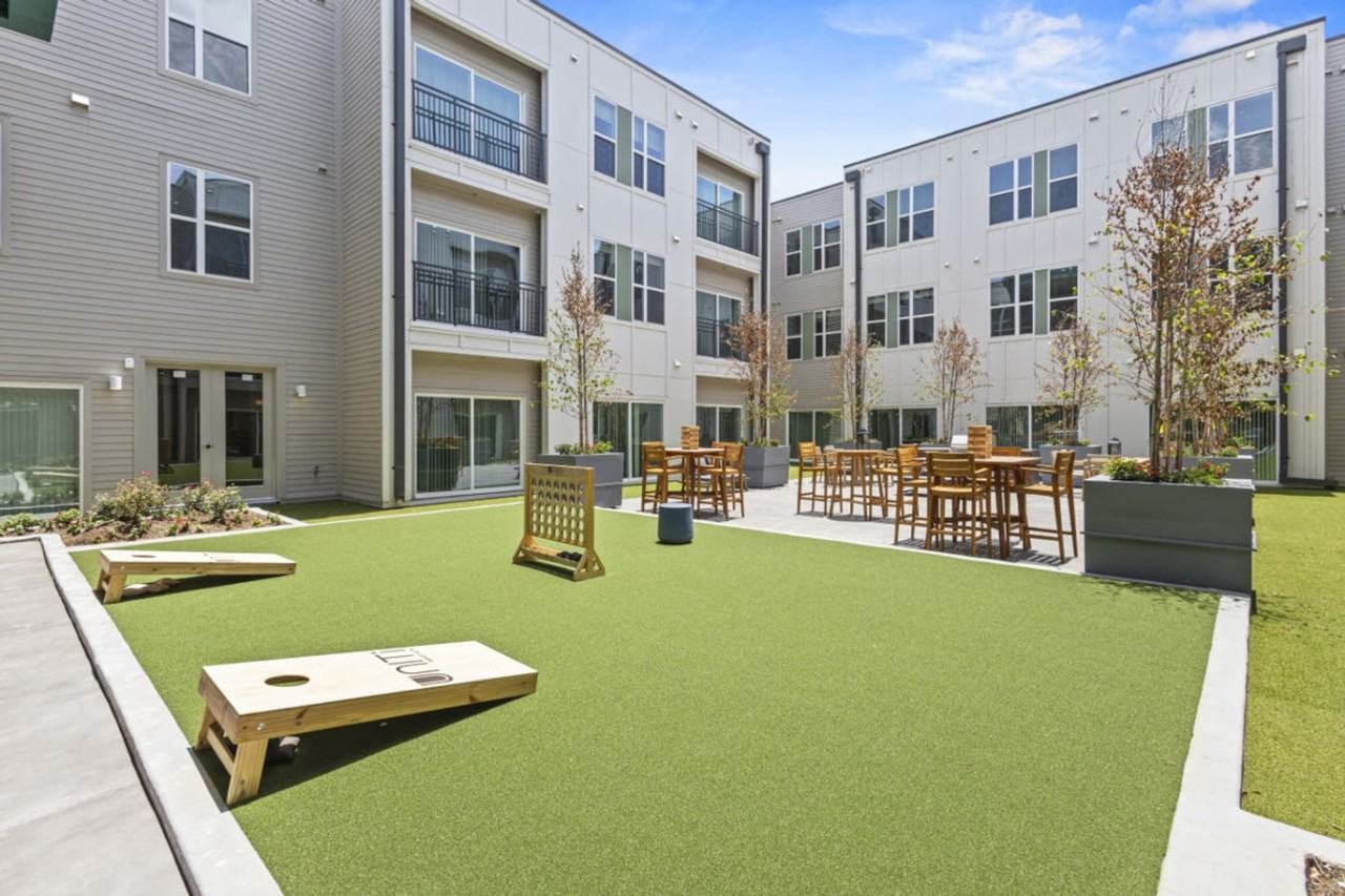 601 W 9th St #1373717P - Photo 5 of 50