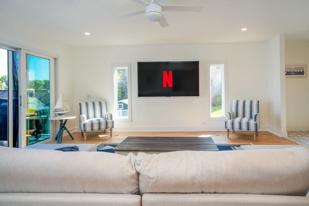 184 E Grand Ave #1374785P - Photo 2 of 50