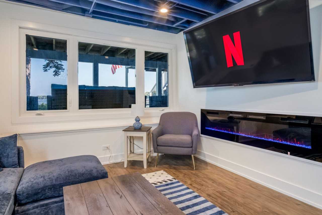 184 E Grand Ave #1374785P - Photo 7 of 50