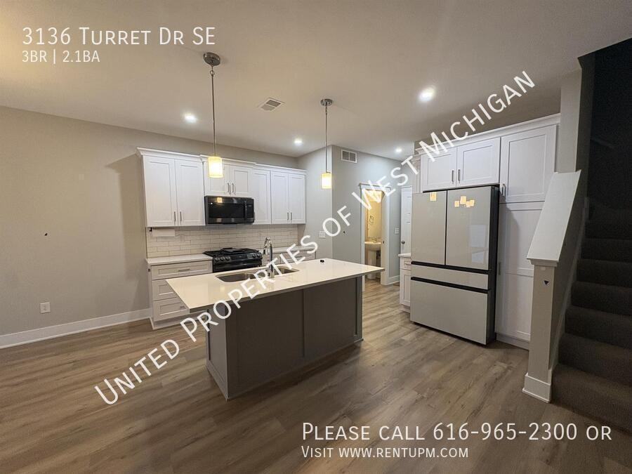 3136 Turret Dr Se - Photo 2 of 8