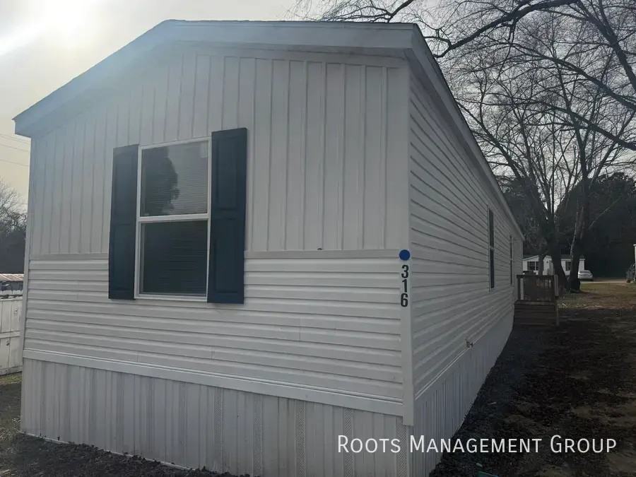 316 Connie Ct #316C - Photo 2 of 10