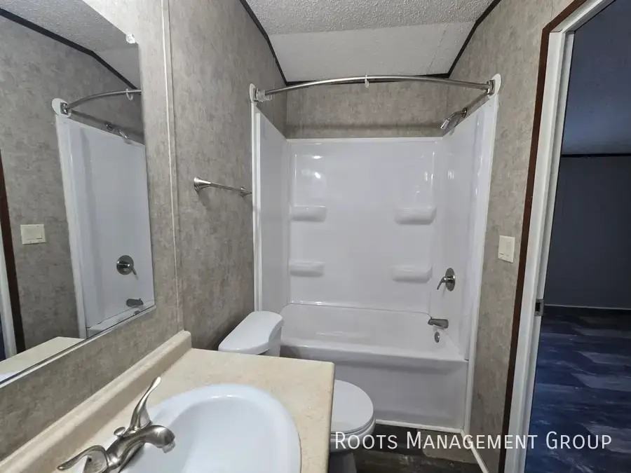 1049 Wildwood Dr #51 - Photo 3 of 7