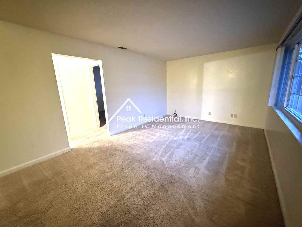 702 3rd St #A - Photo 3 of 11