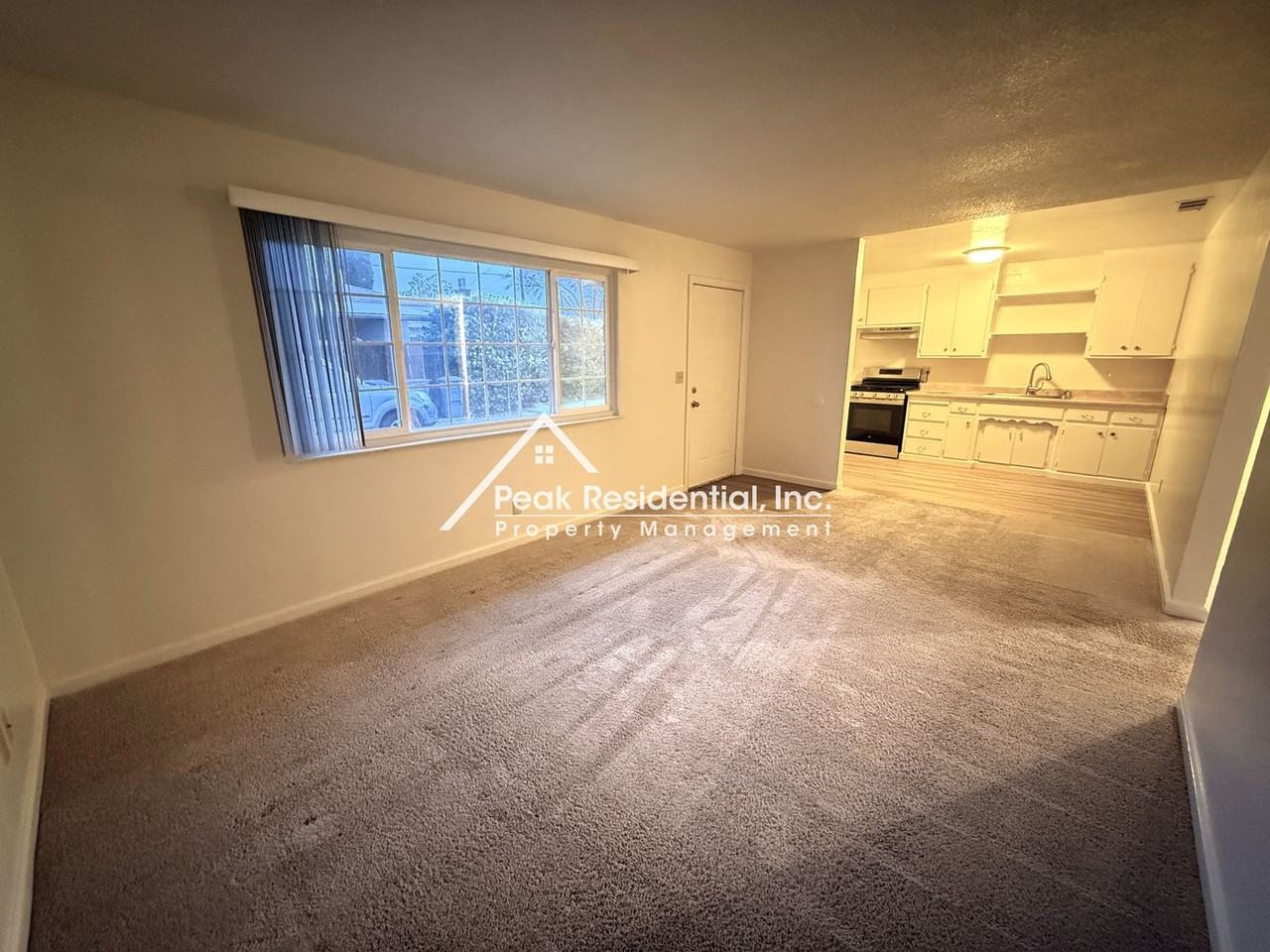 702 3rd St #A - Photo 4 of 11