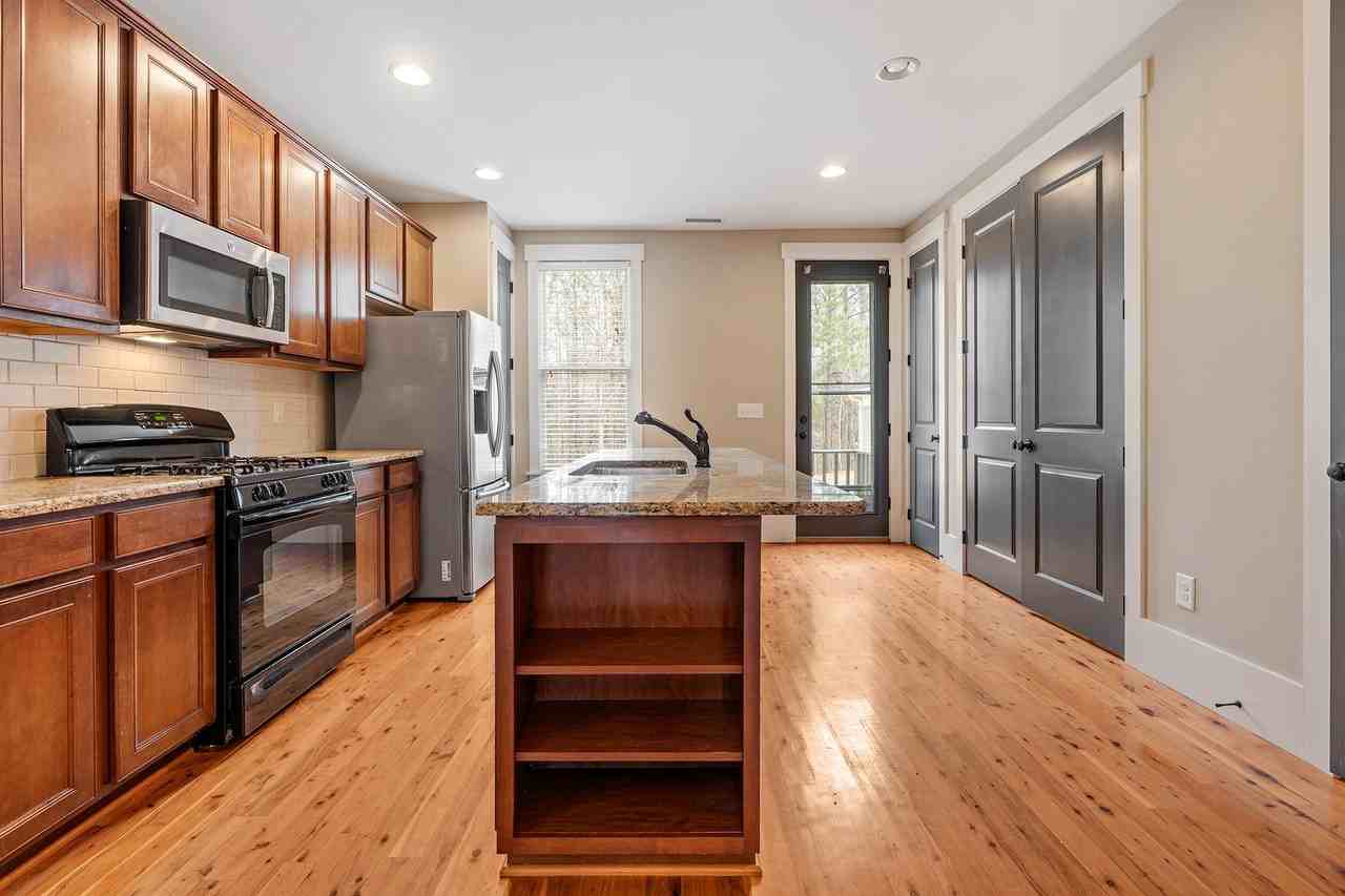 1229 Great Ridge Pkwy - Photo 7 of 18