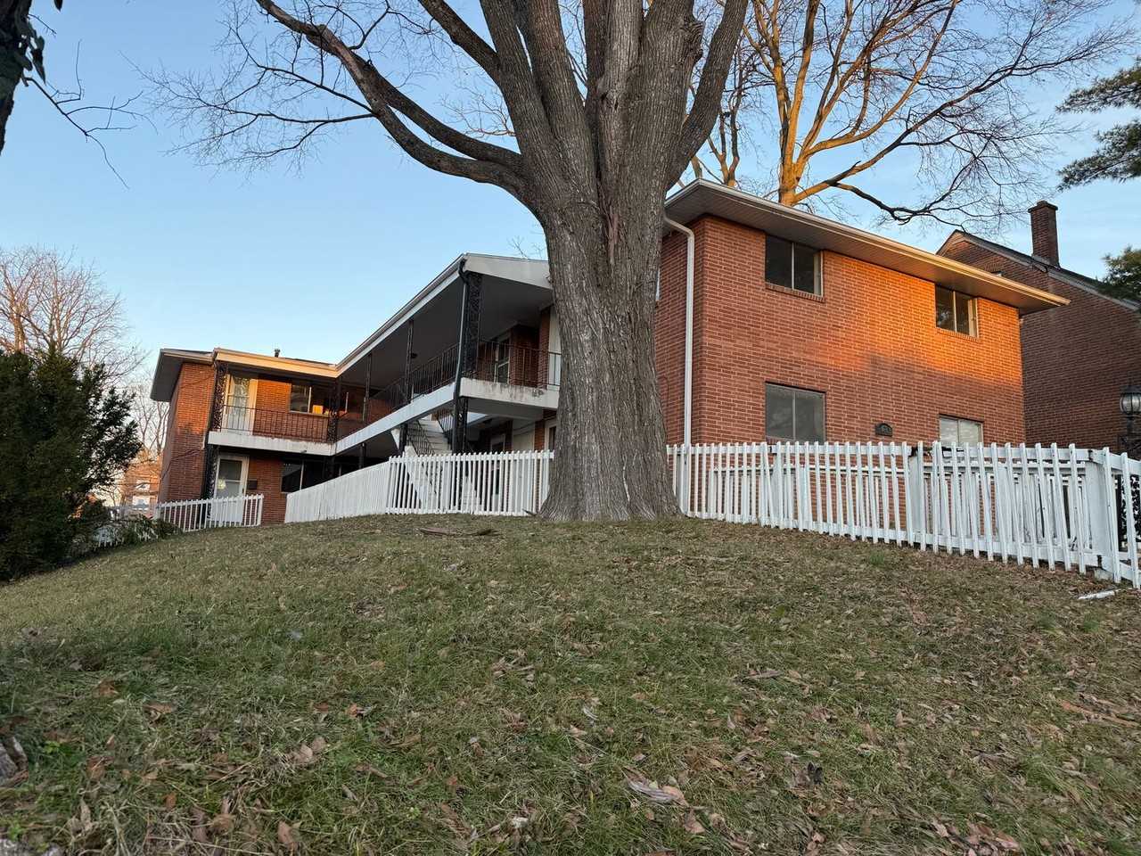 333 N Ellis St - Photo 5 of 5