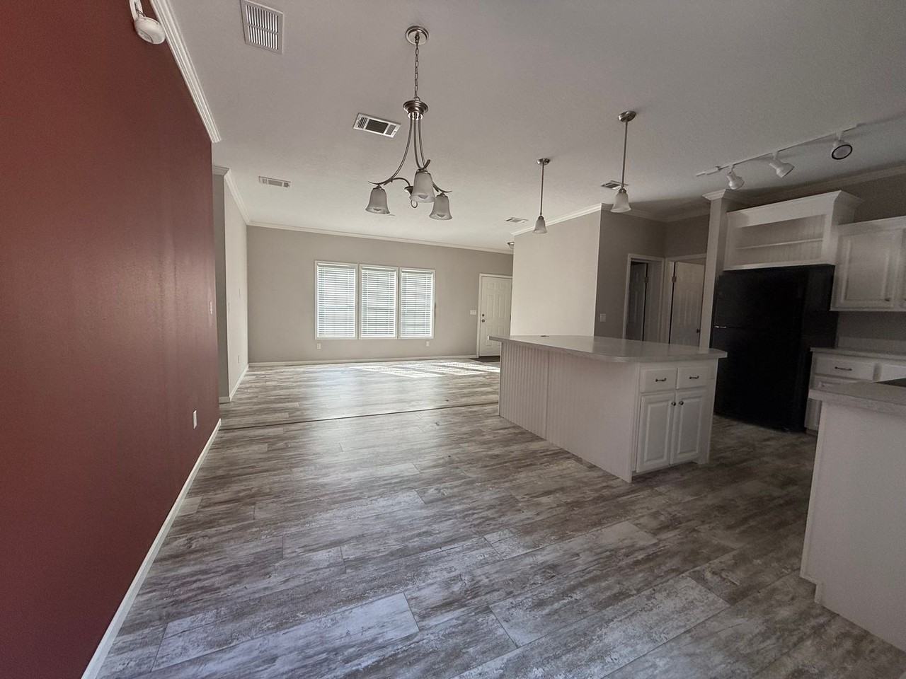 640 Frank Griffin Ave - Photo 4 of 15