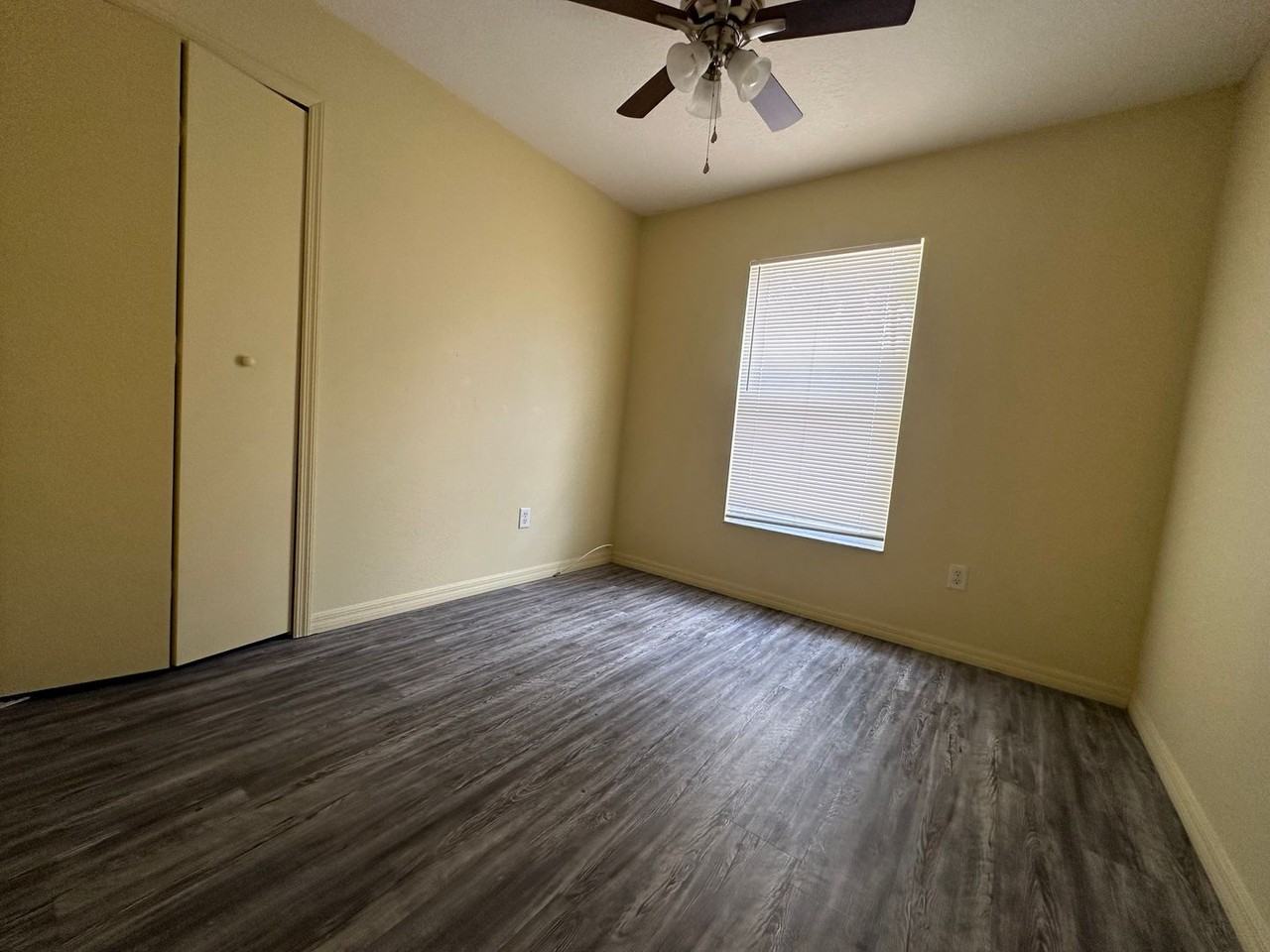 1321 E Alabama St - Photo 3 of 11