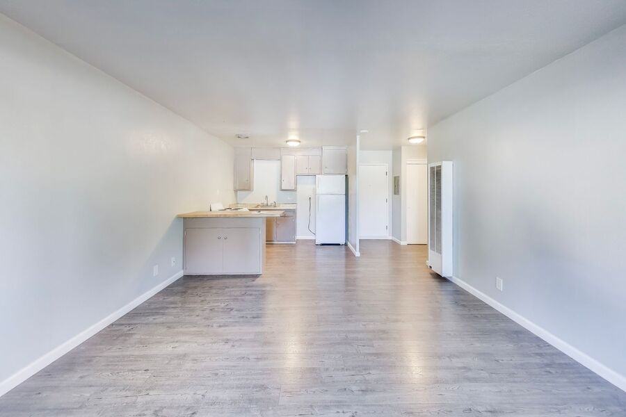 22555 Linden St #06 - Photo 5 of 19