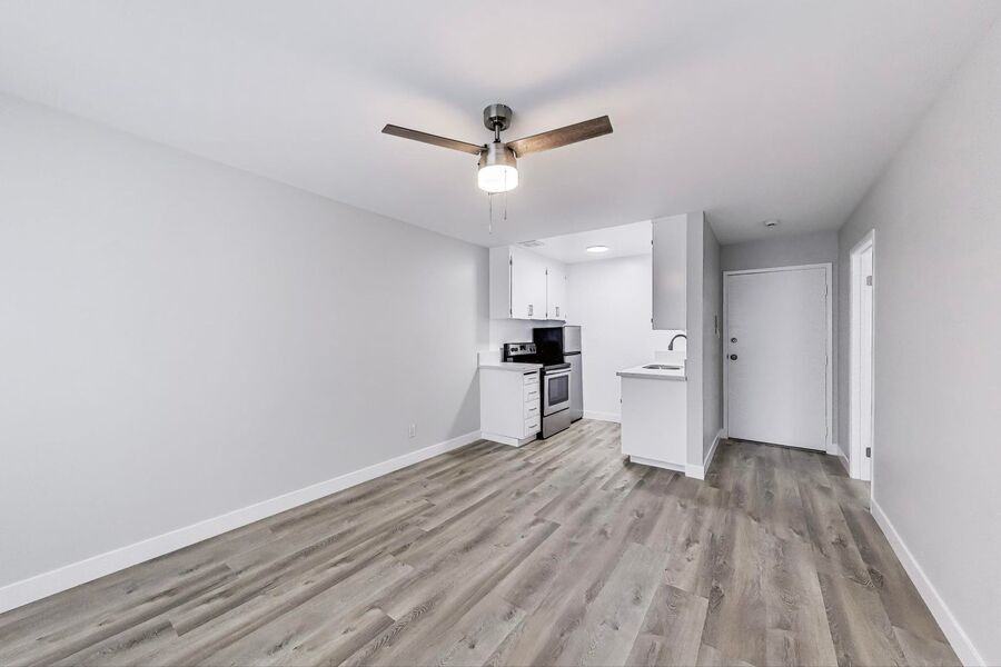 187 Montecito Ave #305 - Photo 3 of 23