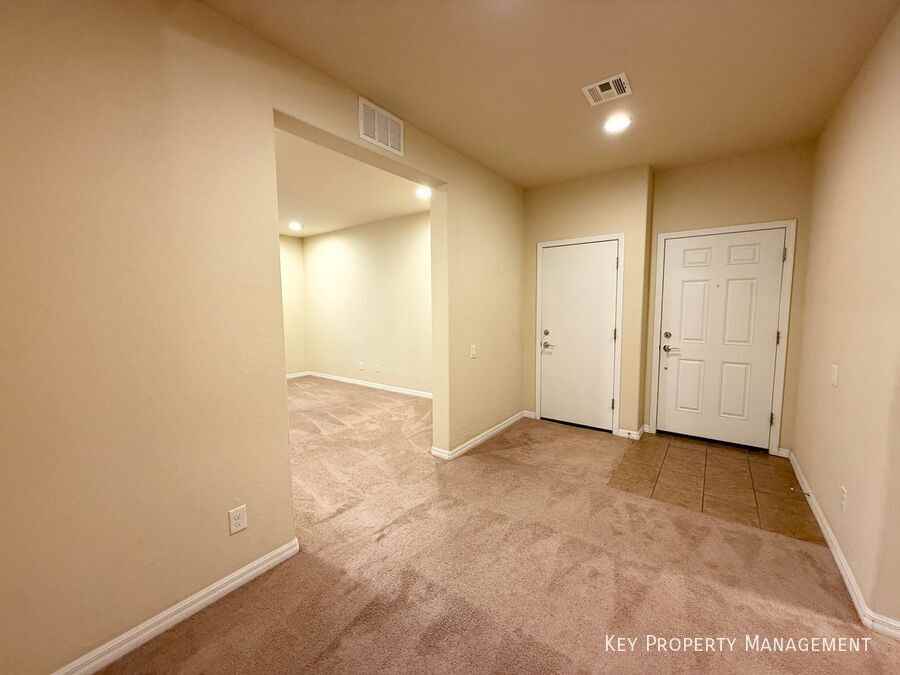 2600 Bechamel Pl - Photo 3 of 33