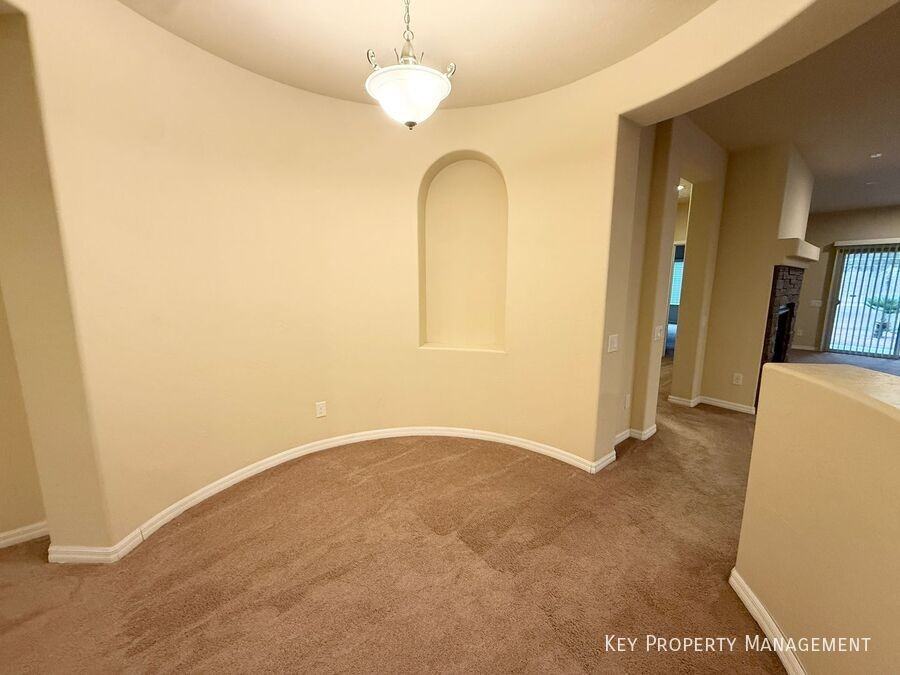 2600 Bechamel Pl - Photo 5 of 33